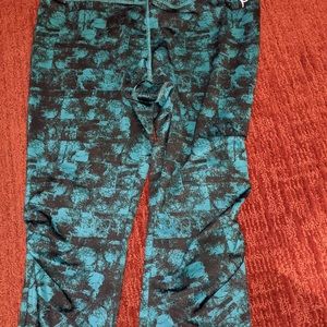 Exercise capri leggings